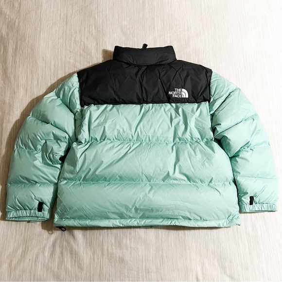 The North Face Women’s 1996 Retro Nuptse 700-Down Insulated Jacket Color Wasabi - Picture 10 of 16